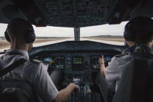 how to become a commercial pilot in India